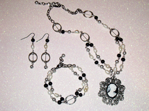 Black and White Cameo jewellery set