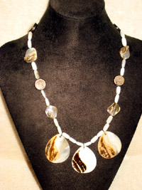 Pearl & Wood Necklace
