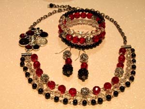 Rouge & Noire jewellery set