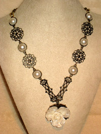Pearl Snow Flower Necklace